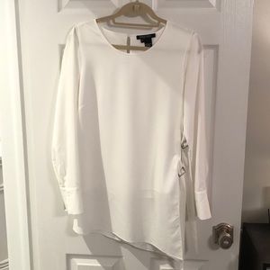 Etcetera white tunic with side buckle (silver)
